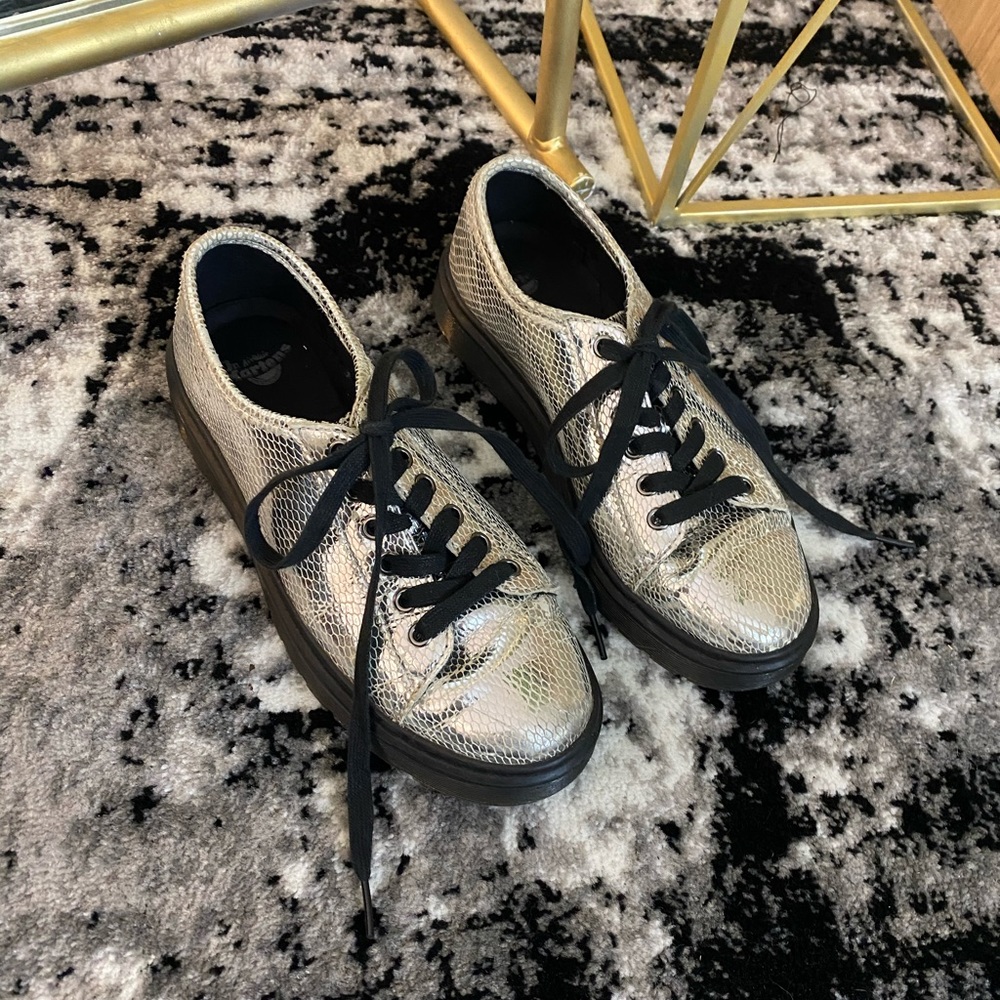 Silver Metallic Snakeskin Docs sz 8